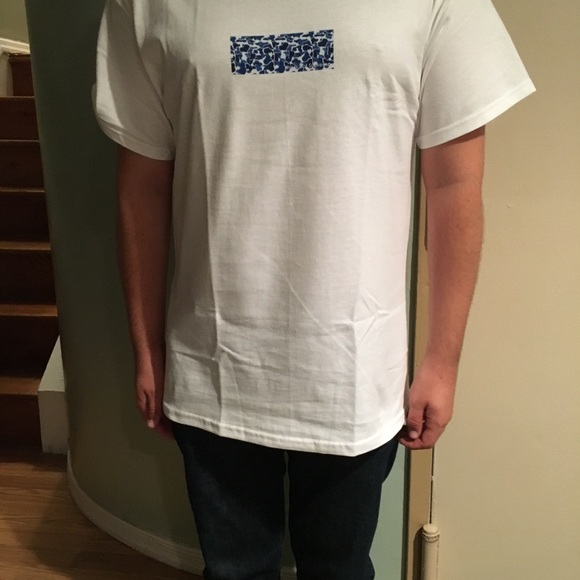 NWT Aaron’s World Box Logo - Picture 7 of 8